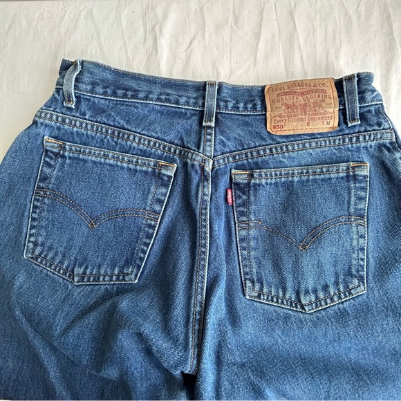 Levi's 550 Relaxed Fit Tapered Leg Distressed Jeans - Picture 7 of 16